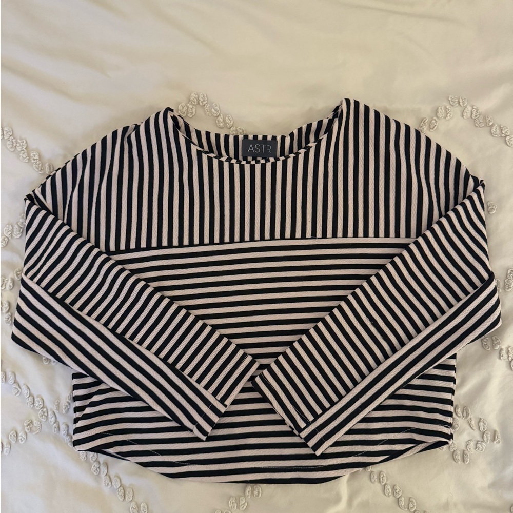 ASTR Women's Black and White Striped Blouse